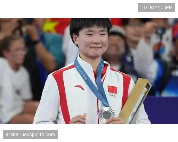 何冰娇训练完直接拎爱马仕去吃米其林，这哪是运动员分明是富家千金